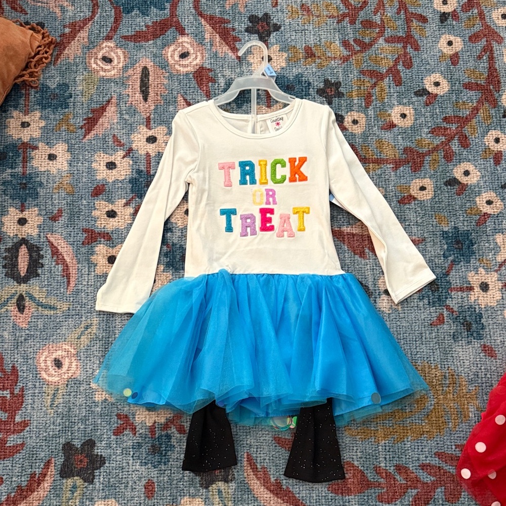 NWT • counting daisies • trick or treat 2 piece set